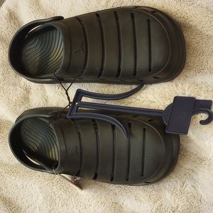 Rugged Shark sz 13 black NWT